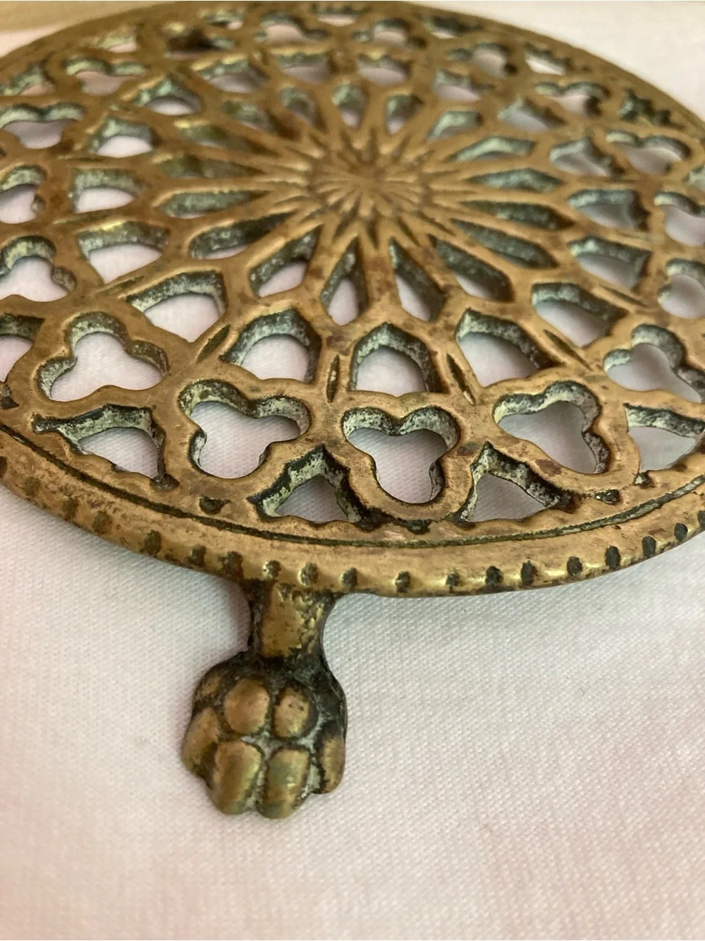 Glo-Mar Art Works Inc., N.Y. Set of 2 Antique Trivet Solid Brass Lion Paw Feet